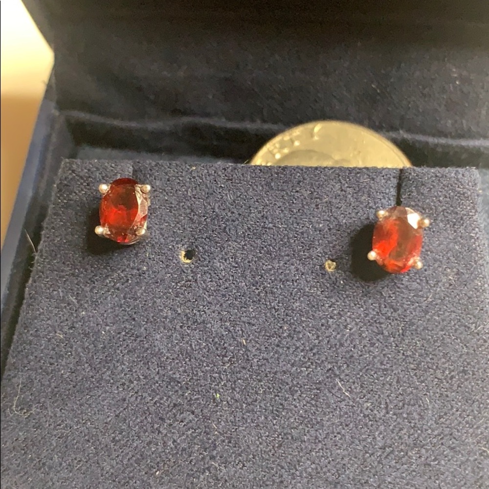 Natural garnet 925 silver stud earrings 1 carat